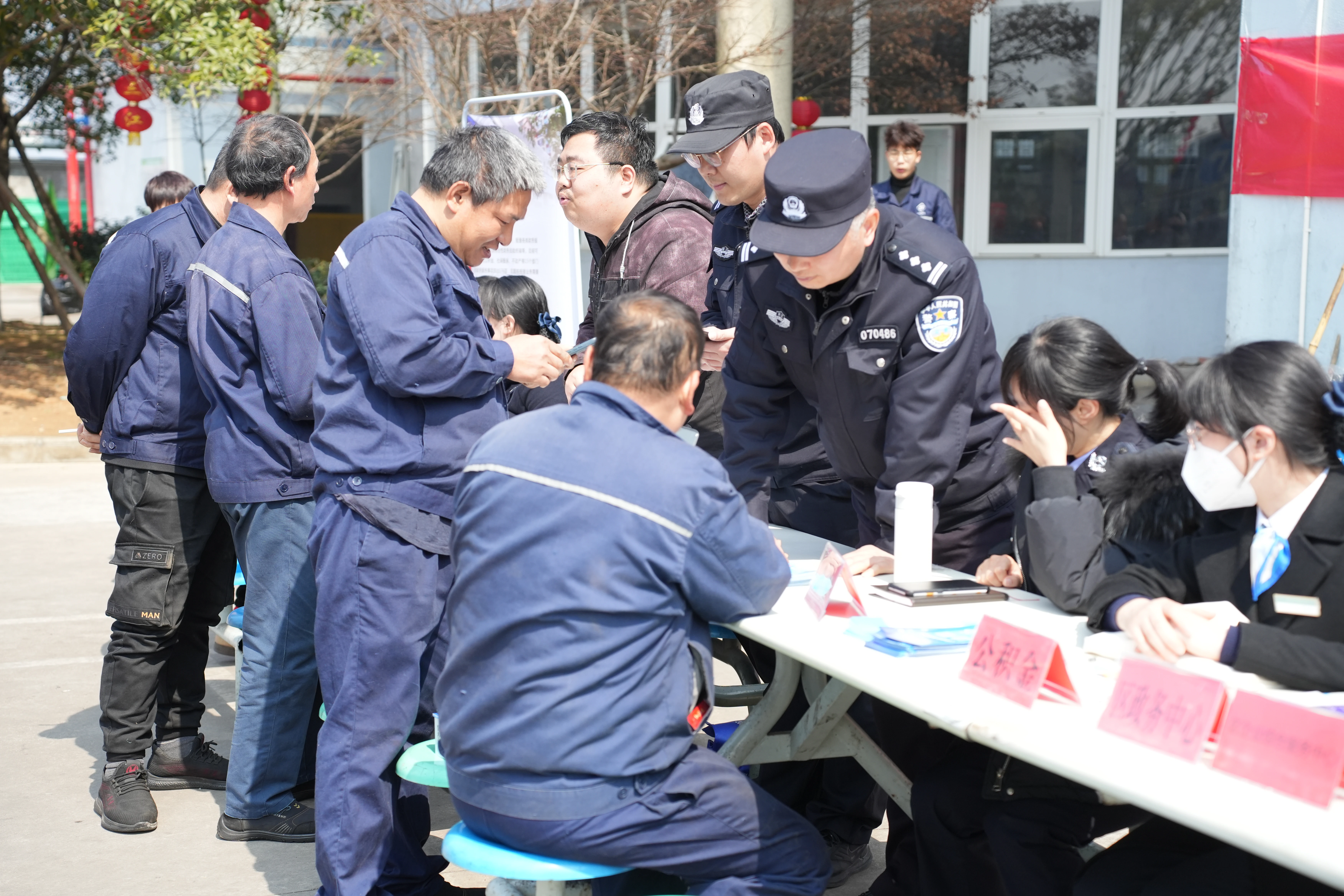 一线送服务，政企同心圆